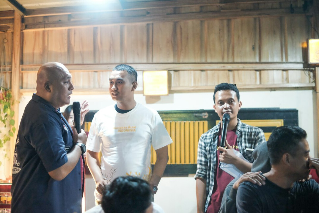 successful leader speaking to team