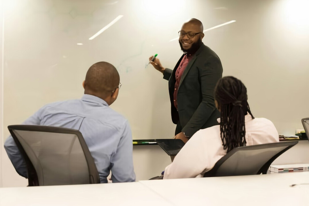 leader coaching employee